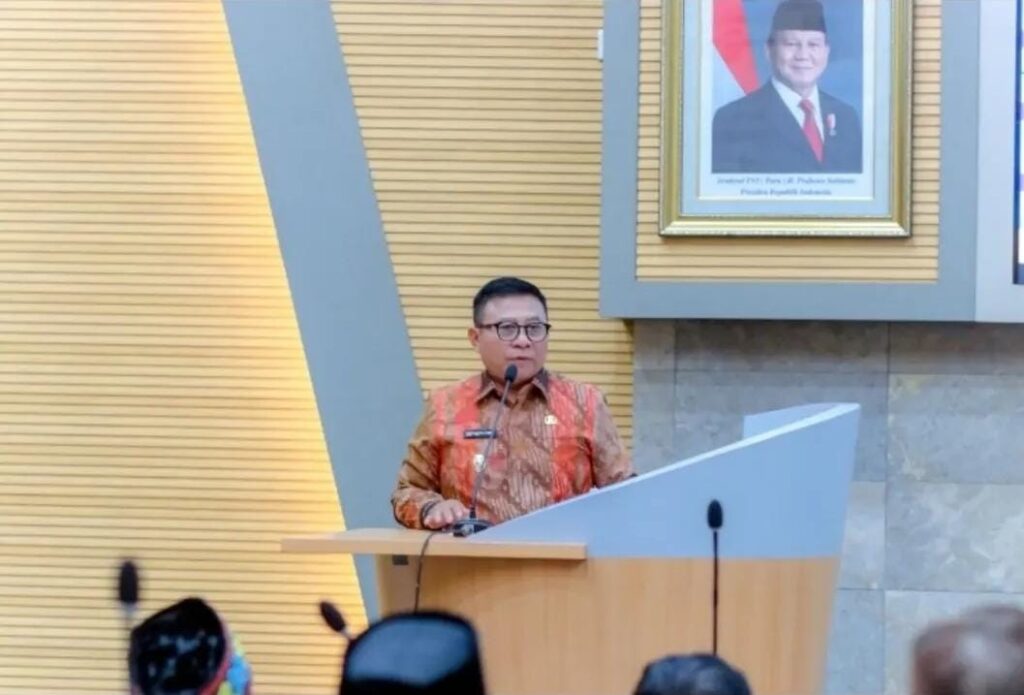 Wakil Wali Kota Samarinda, Saefuddin Zuhri dalam Rapat Koordinasi (Rakor) di Ruang Rapat Mangkupelas, Balai Kota Samarinda, pada Senin (21/4/2025).