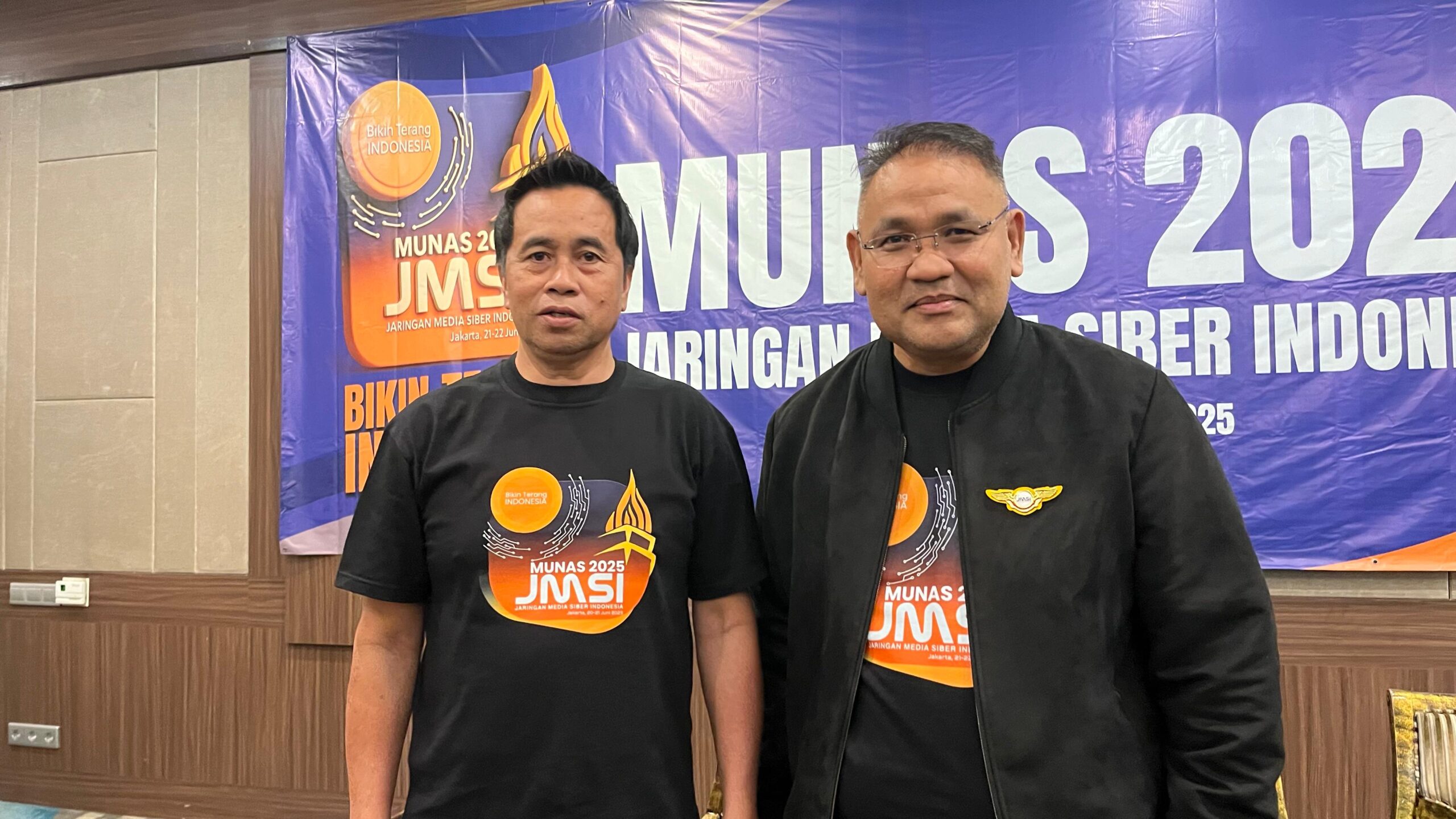 Ketua JMSI Terpilih periode 2025-2030 (kanan) Teguh Santoso bersama Ketua JMSI Kaltim (kiri) Sukri.
