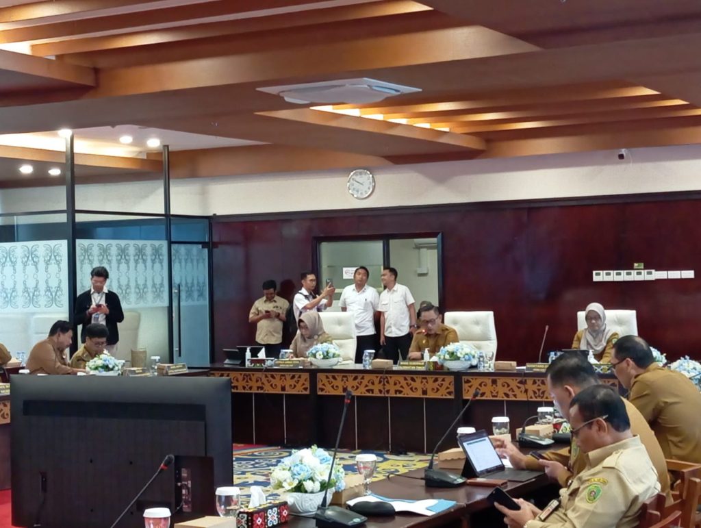 Rapat Koordinasi Percepatan Penurunan Stunting di Kantor Gubernur Kaltim Ruang Ruhui Rahayu, Selasa (18/11/2025).