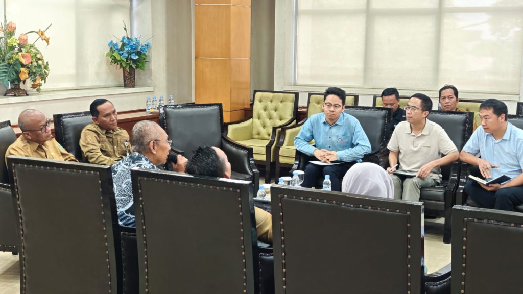 Suasana kunjungan kerja CECEP/CNEPG dan Magic Crystal Indo di Ruang Eksekutif Kantor Bupati Kukar, Selasa (3/2/2026).