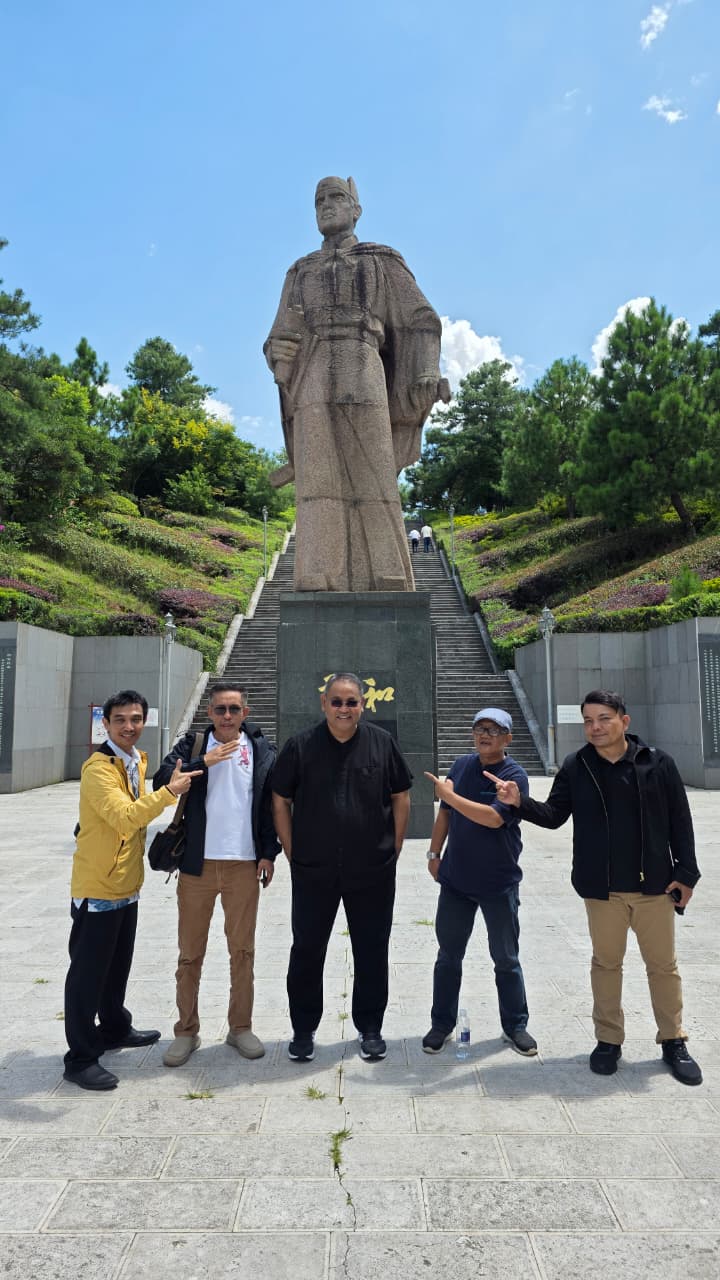 Delegasi JMSI Ziarah Ke Makam Ma Hazhi di bukit Yueshan, Distrik Kunyang, Provinsi Yunnan, Rabu, 15 Juli 2026