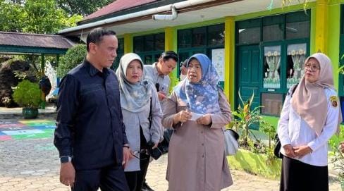 Ketua komisi IV DPRD Samarinda, Novan Syahrony Pasie saat mengunjungi TK Negeri 2 Samarinda/doc