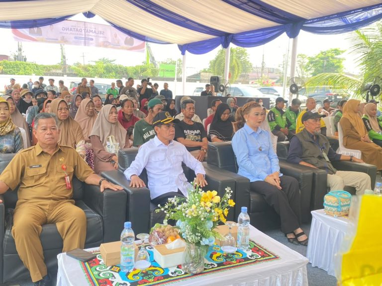 Helmi Abdullah Menghadiri Penyaluran Bantuan Pangan, Selasa (2/9/2026).