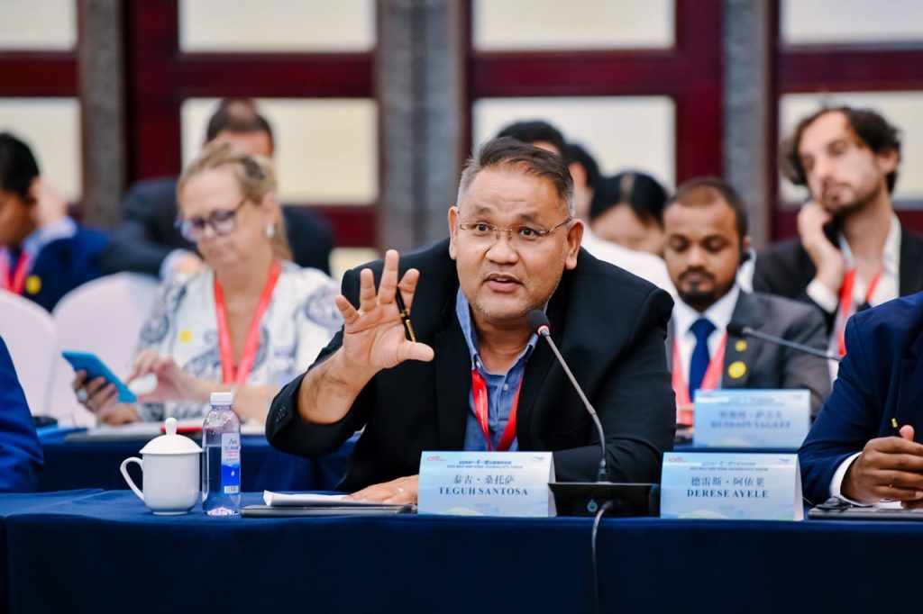 Dr. Teguh Santosa