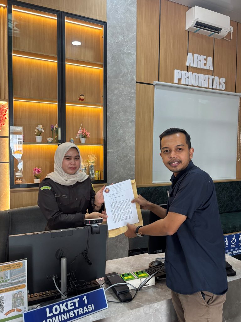 Penyerahan Laporan Dugaan Aktivitas Pertambangan oleh Perwakilan JAMPER Kaltim