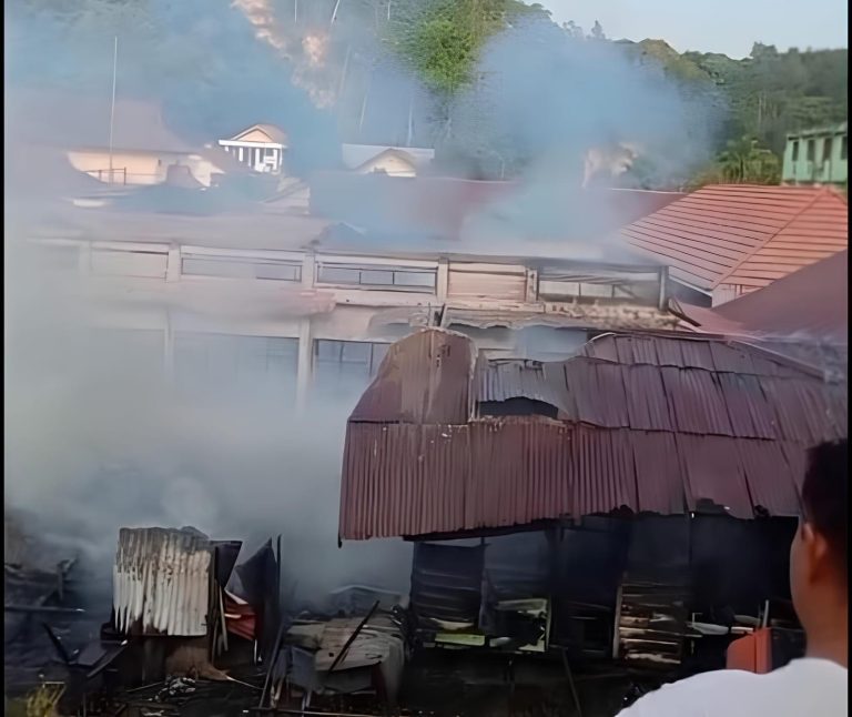 SDN 002 Purwajaya, Loa Janan, Kukar yang terbakar pada 15 Juli 2026. (Foto: Disdamkarmatan Kukar)