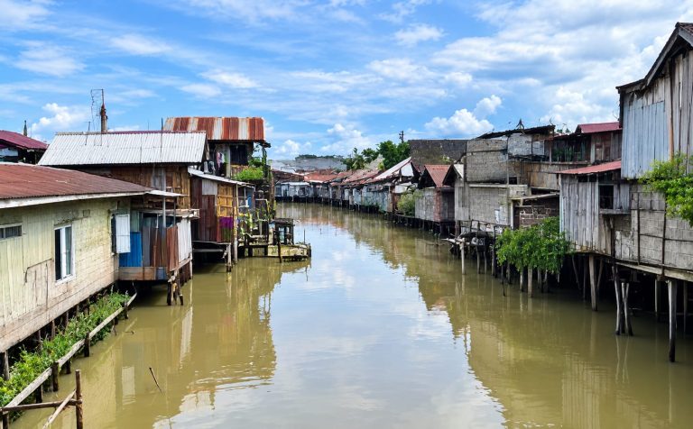 Bangunan rumah yang berada di semapadan di kota Samarinda/doc