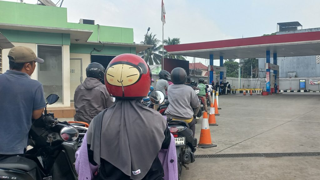 Ilustrasi antrean BBM subsidi. (Foto: katamedia.co)